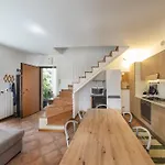 Dimora All'angolo - Moderno E In Centro Apartman Affi