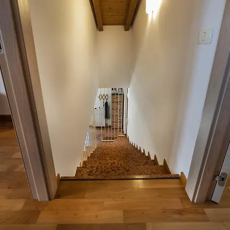 Dimora All'angolo - Moderno E In Centro Apartman Affi