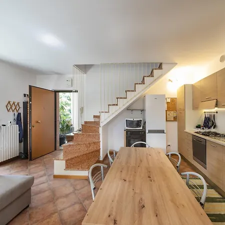 Dimora All'angolo - Moderno E In Centro Апартаменты Аффи