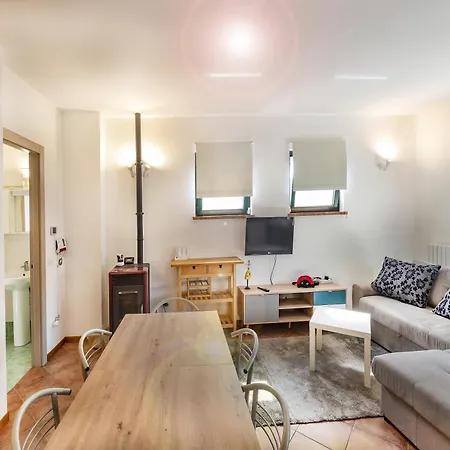Apartamento Dimora All'angolo - Moderno E In Centro Affi