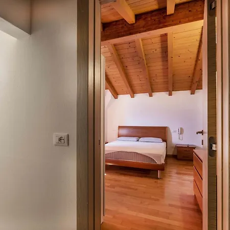 Dimora All'angolo - Moderno E In Centro Apartment *