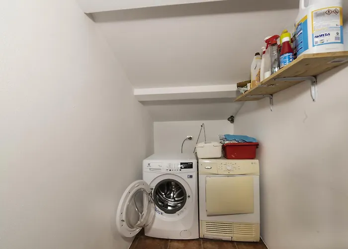 Dimora All'angolo - Moderno E In Centro Аффи