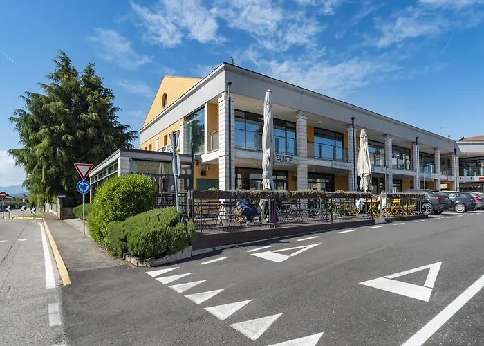 Dimora All'angolo - Moderno E In Centro Аффи