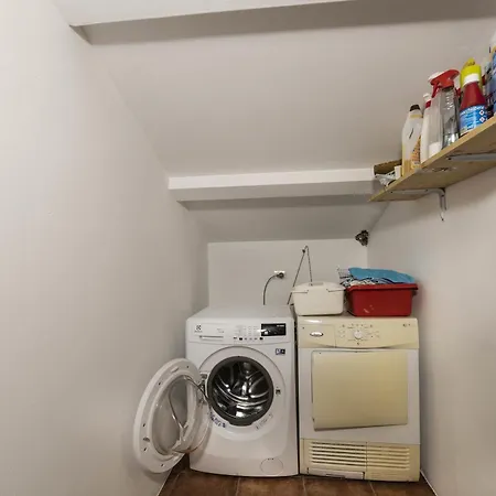 Dimora All'angolo - Moderno E In Centro Affi