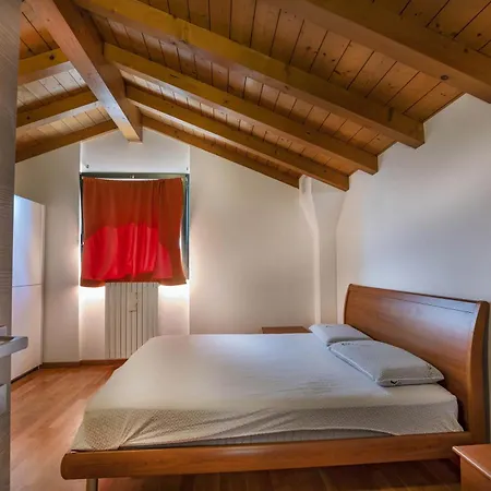 Lägenhet Dimora All'angolo - Moderno E In Centro *