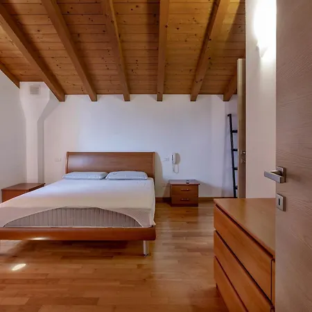 Lägenhet Dimora All'angolo - Moderno E In Centro