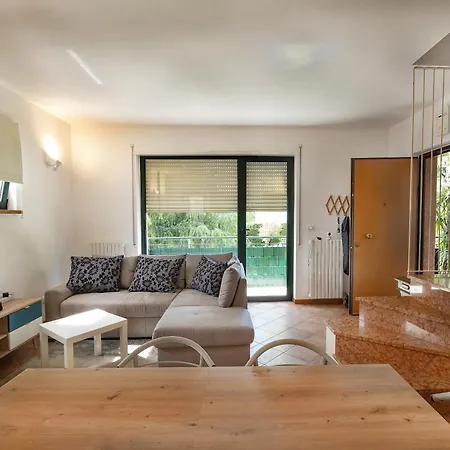 Lägenhet Dimora All'angolo - Moderno E In Centro Affi